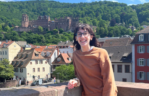Julia with the Heidelberg Castle